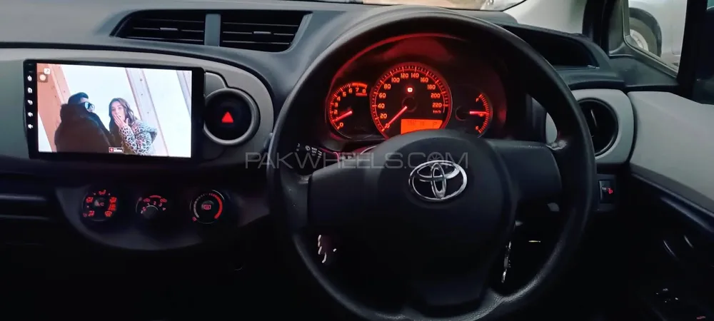 Toyota Vitz 2011 for Sale in Karachi Toyota Vitz 2011 for Sale in Karachi Image-8