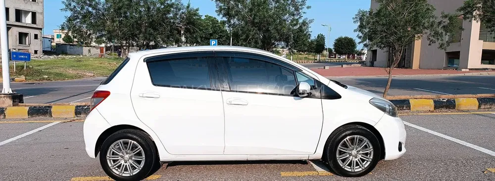 Toyota Vitz 2011 for Sale in Karachi Toyota Vitz 2011 for Sale in Karachi Image-4