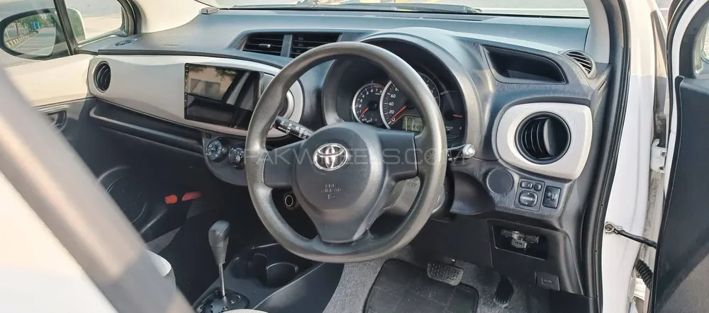 Toyota Vitz 2011 for Sale in Karachi Toyota Vitz 2011 for Sale in Karachi Image-9