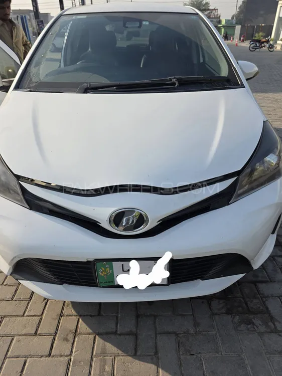Toyota Vitz 2015 for Sale in Sargodha Toyota Vitz 2015 for Sale in Sargodha Image-1