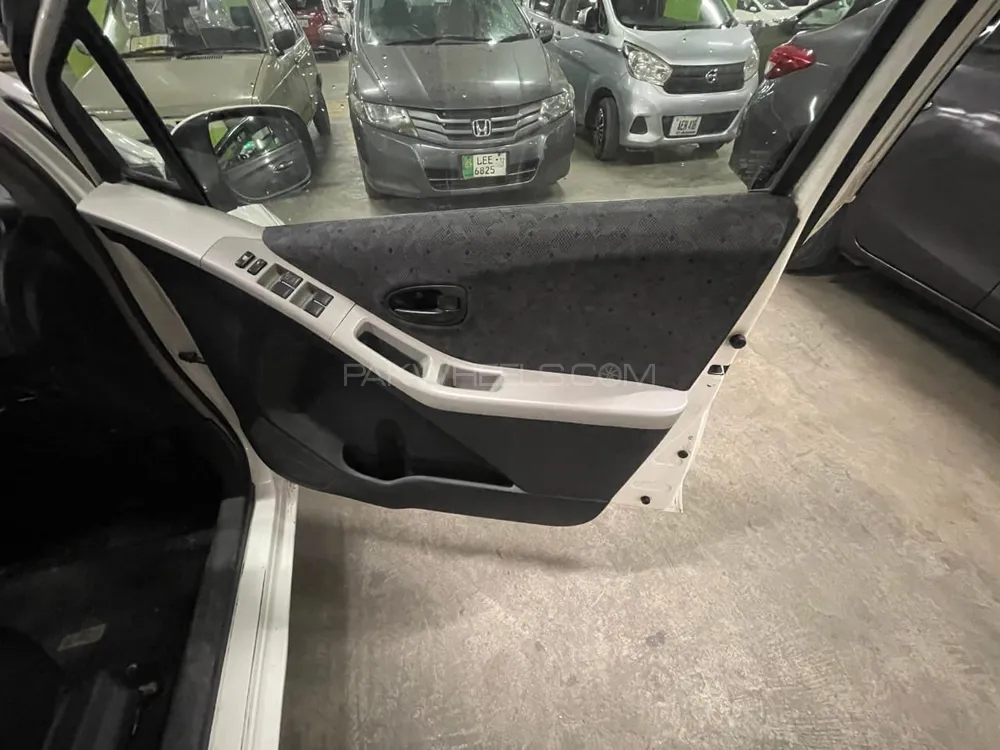 Toyota Vitz 2009 for Sale in Lahore Toyota Vitz 2009 for Sale in Lahore Image-16