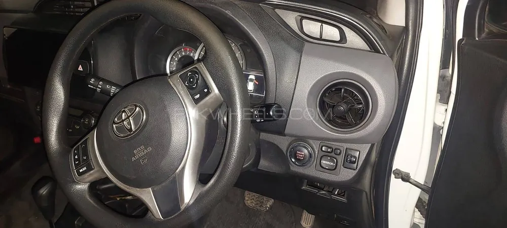 Toyota Vitz 2018 for Sale in Faisalabad Toyota Vitz 2018 for Sale in Faisalabad Image-5