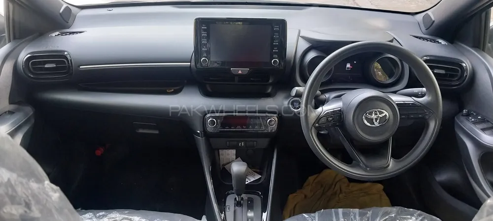 Toyota Yaris Hatchback 2021 for Sale in Multan Toyota Yaris Hatchback 2021 for Sale in Multan Image-12