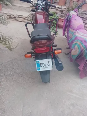 Honda CB 125F 2025