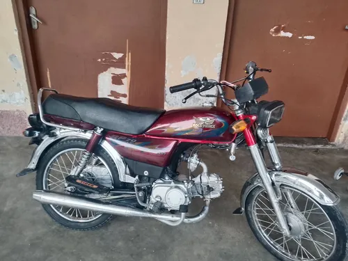 Honda CD 70 2025