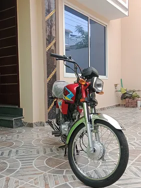 Honda CD 70 2025