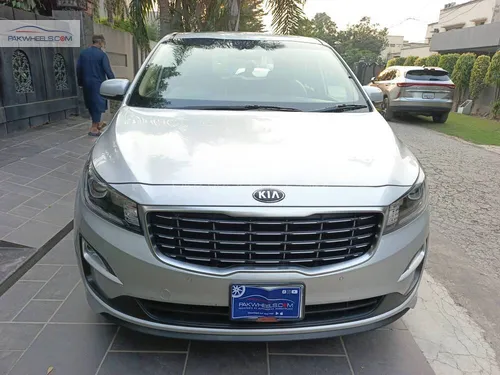KIA Carnival EX+ 2018