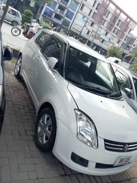 Suzuki Swift DLX 1.3 2017