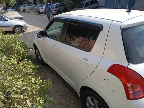 Suzuki Swift DLX Automatic 1.3 Navigation 2017