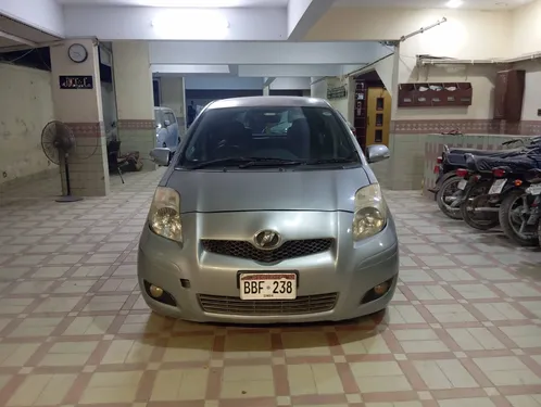 Toyota Vitz F 1.0 2009
