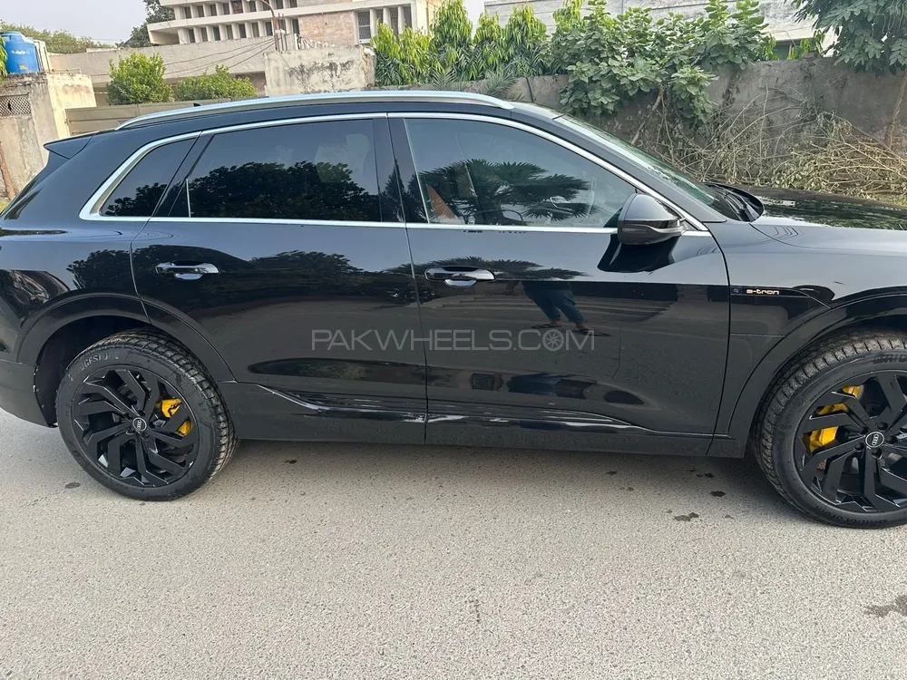 Audi e-tron 2022 for Sale in Lahore Audi e-tron 2022 for Sale in Lahore Image-9