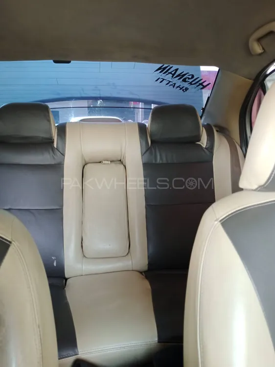 Honda Civic 2004 for Sale in Sialkot Honda Civic 2004 for Sale in Sialkot Image-10