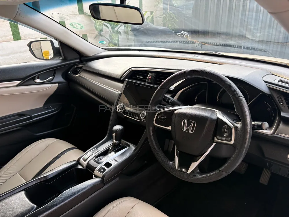 Honda Civic 2017 for Sale in Lahore Honda Civic 2017 for Sale in Lahore Image-9