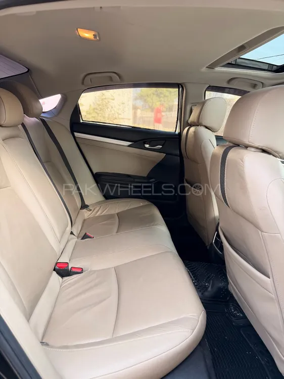 Honda Civic 2018 for Sale in Karachi Honda Civic 2018 for Sale in Karachi Image-12