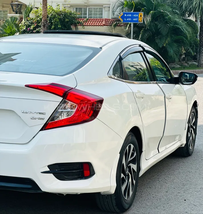 Honda Civic 2018 for Sale in Sialkot Honda Civic 2018 for Sale in Sialkot Image-6