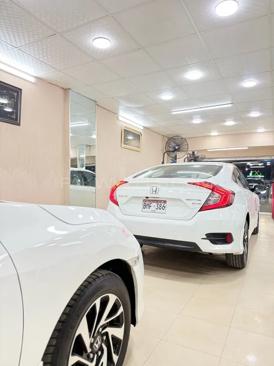 Honda Civic 2018 for Sale in Hyderabad Honda Civic 2018 for Sale in Hyderabad Image-11