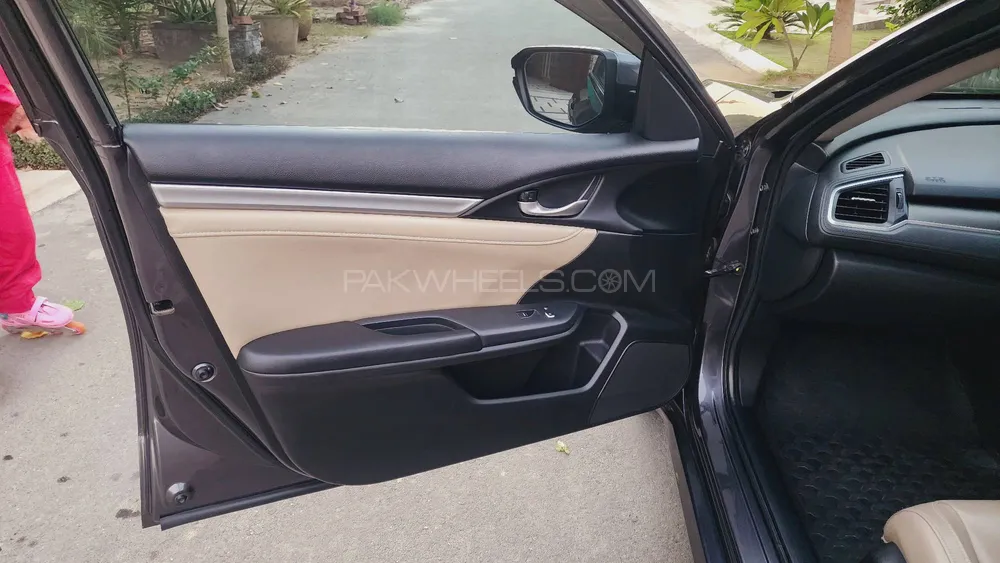 Honda Civic 2020 for Sale in Lahore Honda Civic 2020 for Sale in Lahore Image-10