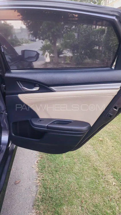 Honda Civic 2020 for Sale in Lahore Honda Civic 2020 for Sale in Lahore Image-12