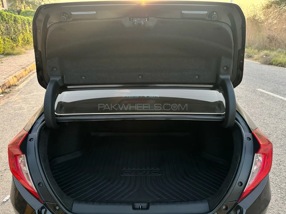 Honda Civic 2021 for Sale in Islamabad Honda Civic 2021 for Sale in Islamabad Image-12