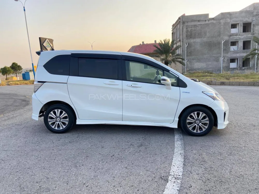 Honda Freed 2013 for Sale in Islamabad Honda Freed 2013 for Sale in Islamabad Image-4