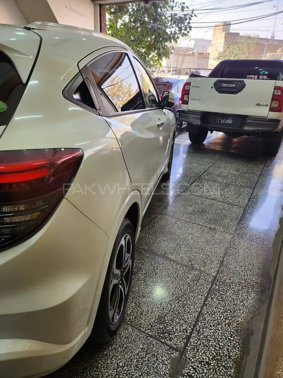 Honda Vezel 2019 for Sale in Multan Honda Vezel 2019 for Sale in Multan Image-12