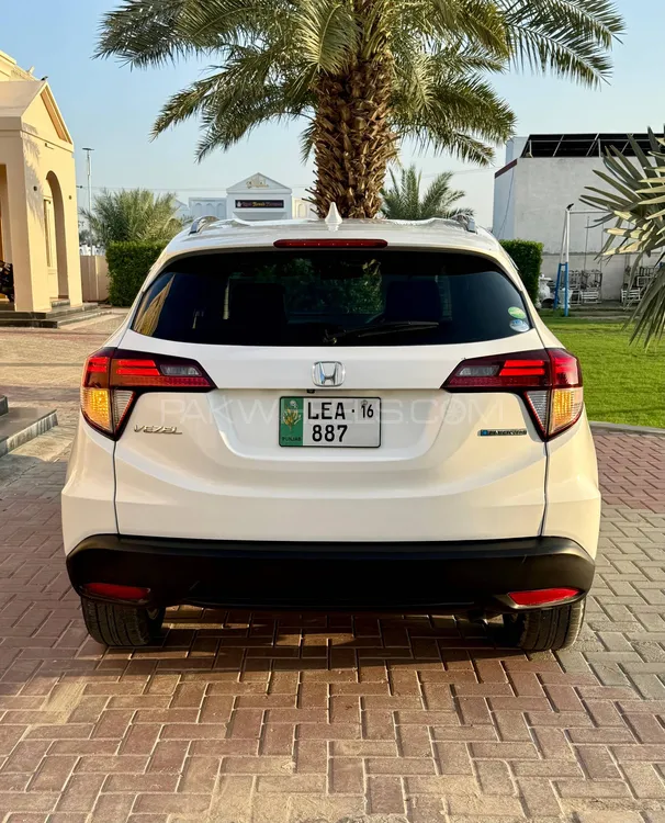 Honda Vezel 2013 for Sale in Multan Honda Vezel 2013 for Sale in Multan Image-16
