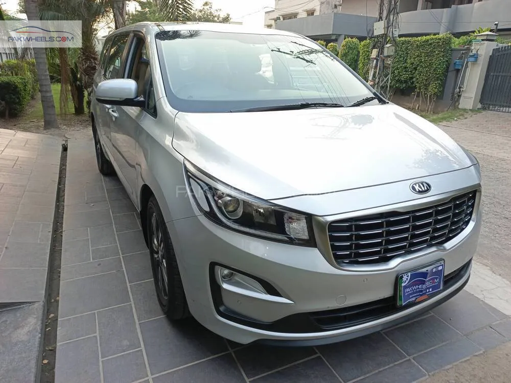 KIA Carnival 2018 for Sale in Lahore KIA Carnival 2018 for Sale in Lahore Image-2