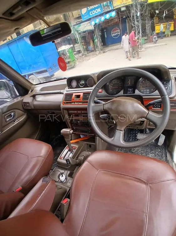 Mitsubishi Pajero 1993 for Sale in Lahore Mitsubishi Pajero 1993 for Sale in Lahore Image-16
