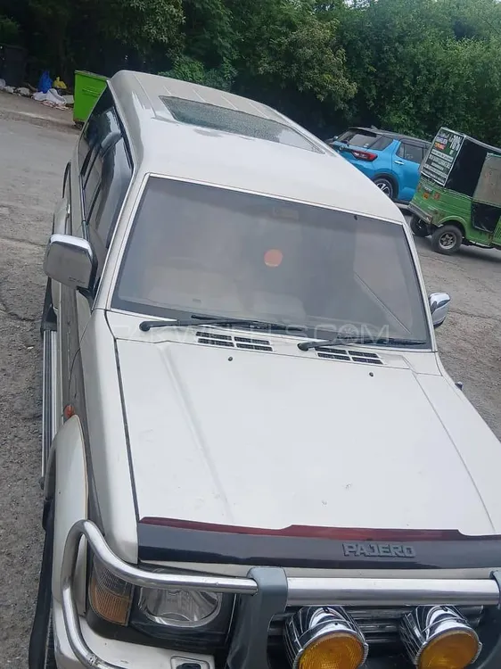 Mitsubishi Pajero 1993 for Sale in Lahore Mitsubishi Pajero 1993 for Sale in Lahore Image-9