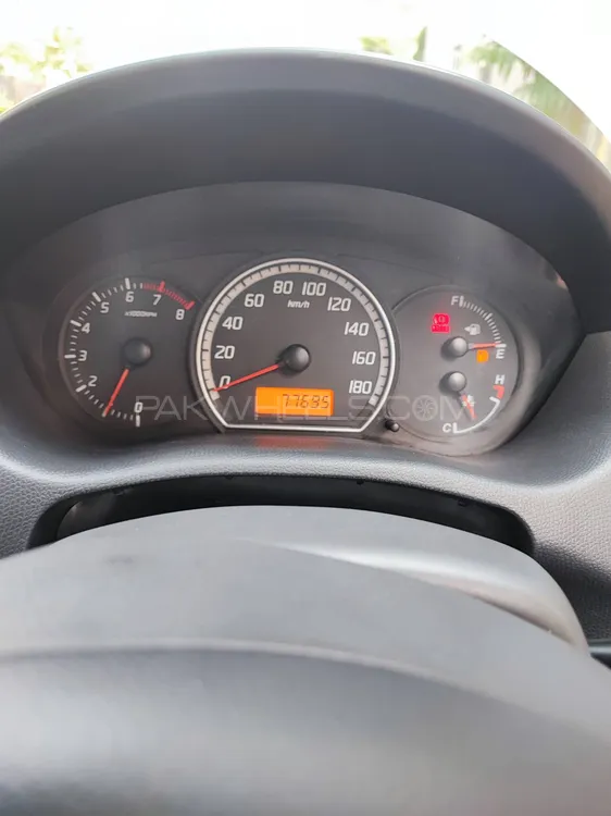 Suzuki Swift 2015 for Sale in Lahore Suzuki Swift 2015 for Sale in Lahore Image-9
