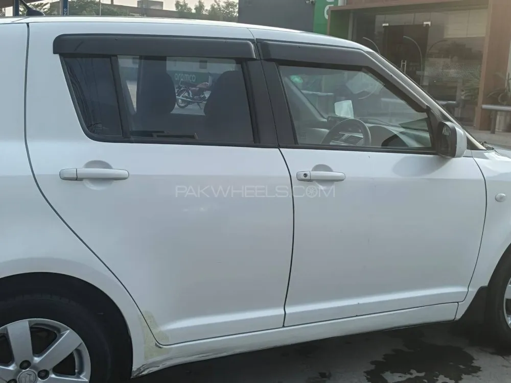 Suzuki Swift 2017 for Sale in Lahore Suzuki Swift 2017 for Sale in Lahore Image-6