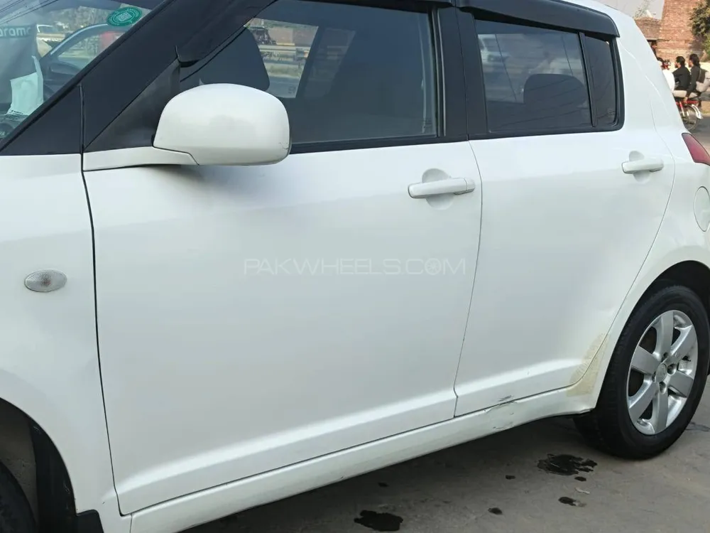 Suzuki Swift 2017 for Sale in Lahore Suzuki Swift 2017 for Sale in Lahore Image-2