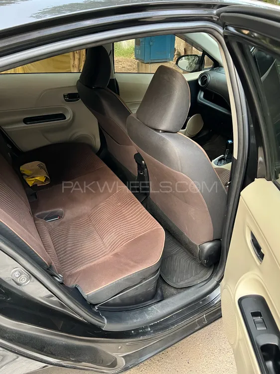 Toyota Aqua 2012 for Sale in Lahore Toyota Aqua 2012 for Sale in Lahore Image-8