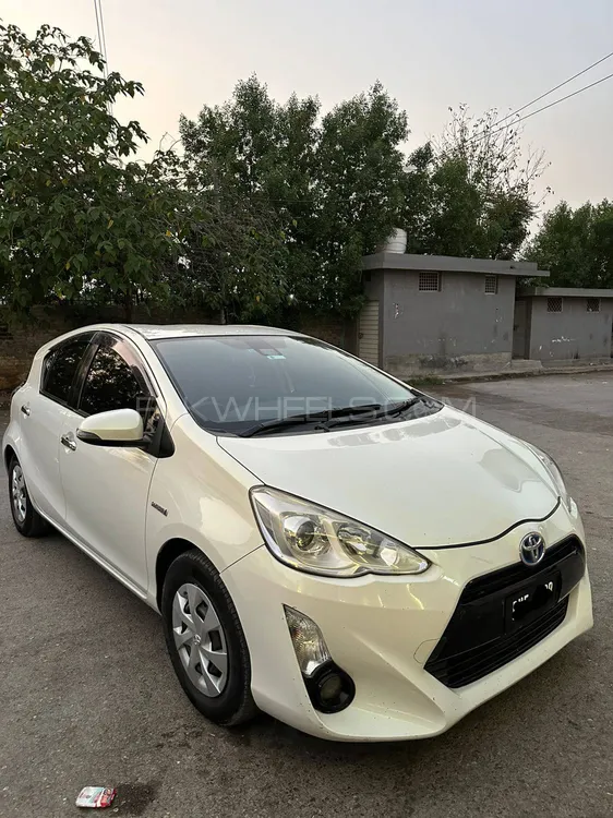 Toyota Aqua 2016 for Sale in Peshawar Toyota Aqua 2016 for Sale in Peshawar Image-3