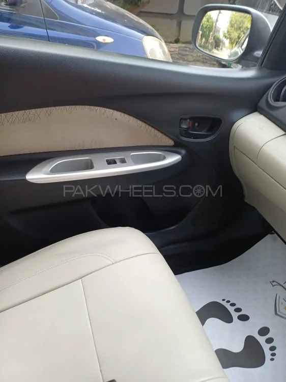 Toyota Belta 2006 for Sale in Lahore Toyota Belta 2006 for Sale in Lahore Image-11