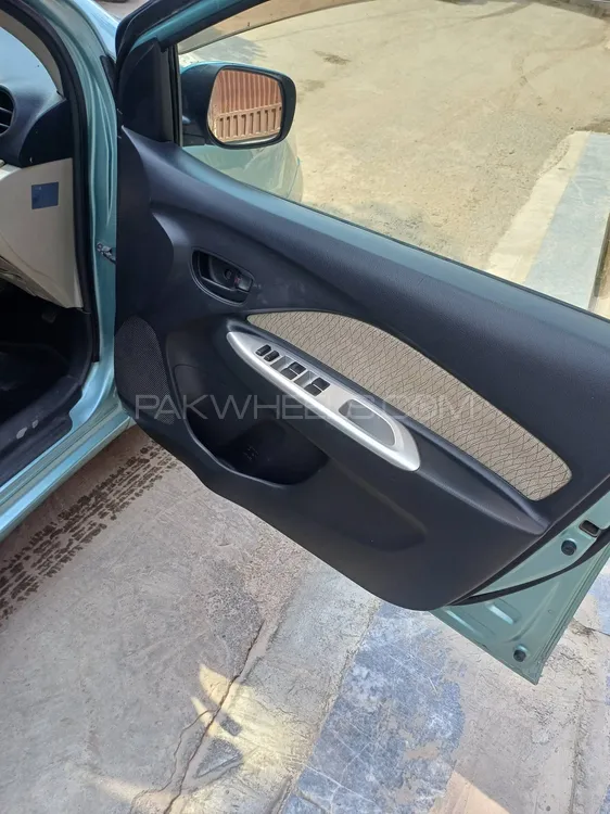 Toyota Belta 2006 for Sale in Lahore Toyota Belta 2006 for Sale in Lahore Image-13