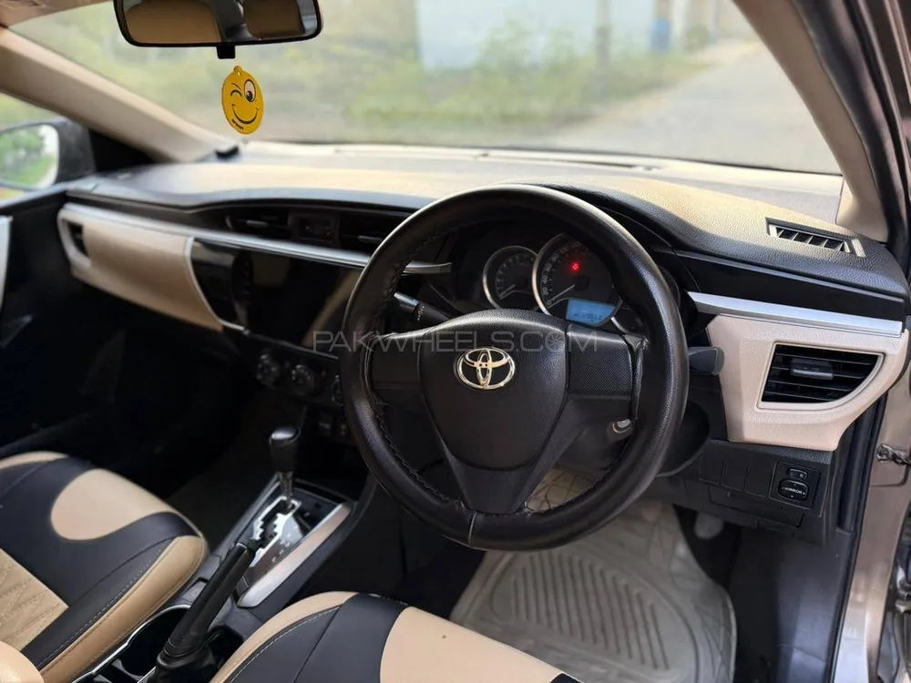 Toyota Corolla 2015 for Sale in Sialkot Toyota Corolla 2015 for Sale in Sialkot Image-11