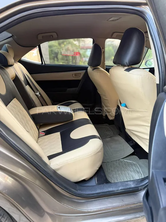 Toyota Corolla 2015 for Sale in Sialkot Toyota Corolla 2015 for Sale in Sialkot Image-12