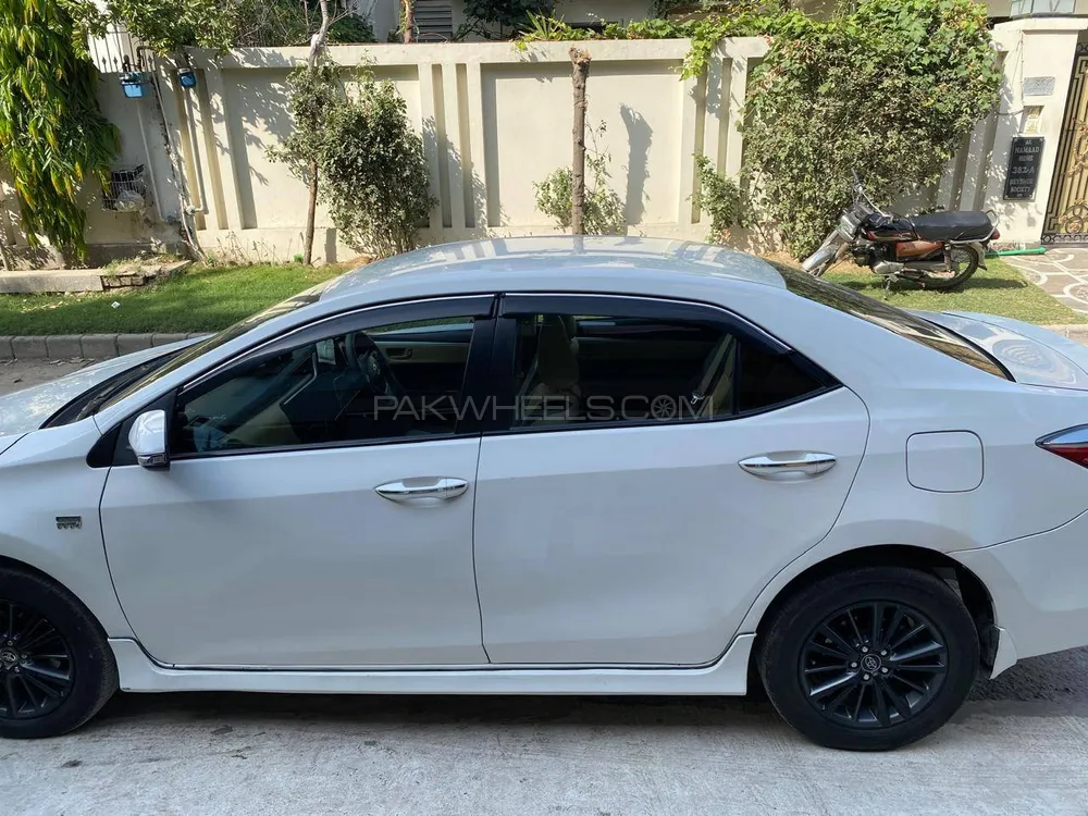 Toyota Corolla 2017 for Sale in Lahore Toyota Corolla 2017 for Sale in Lahore Image-4