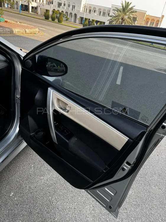 Toyota Corolla 2015 for Sale in Lahore Toyota Corolla 2015 for Sale in Lahore Image-8