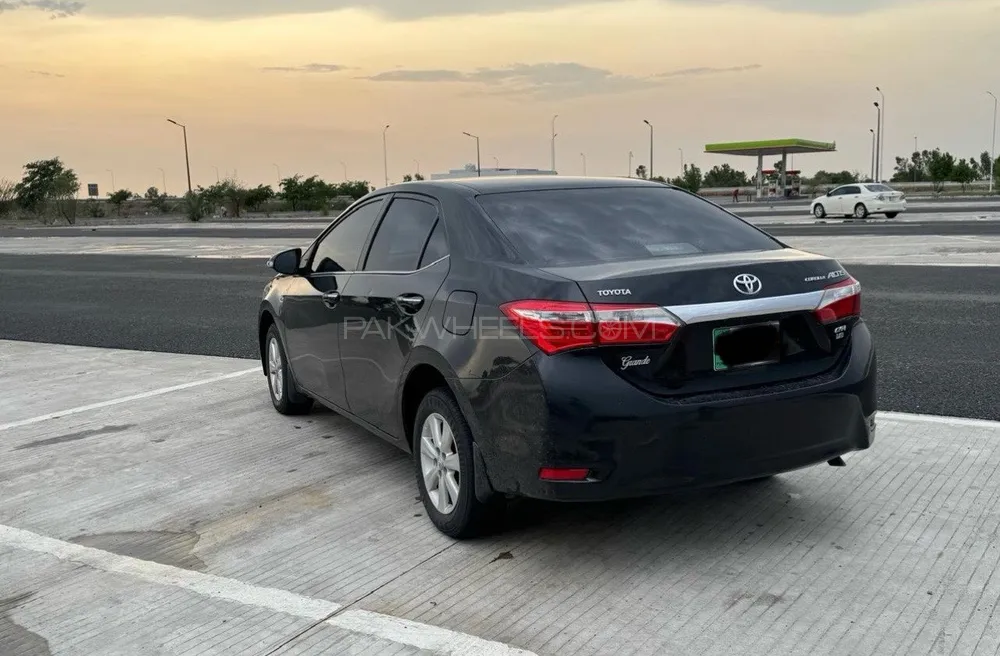 Toyota Corolla 2015 for Sale in Lahore Toyota Corolla 2015 for Sale in Lahore Image-6