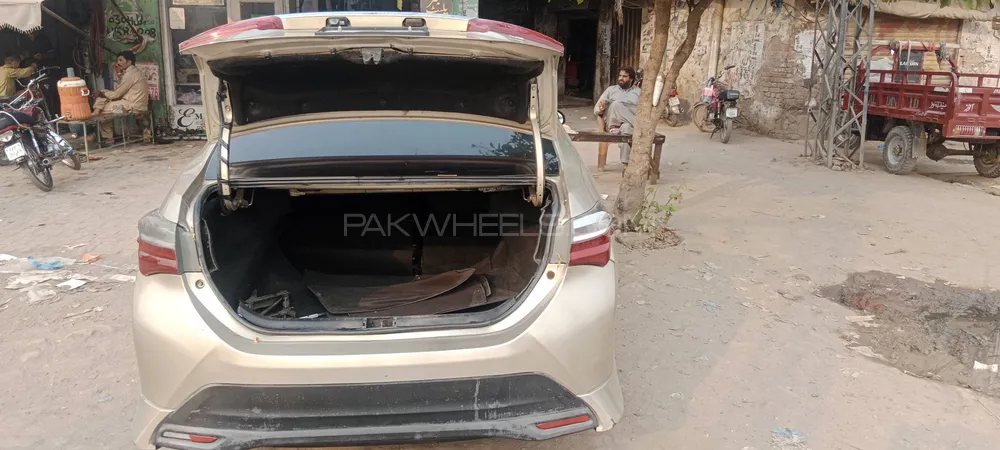 Toyota Corolla 2015 for Sale in Sheikhupura Toyota Corolla 2015 for Sale in Sheikhupura Image-12
