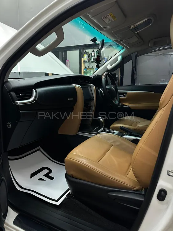 Toyota Fortuner 2017 for Sale in Karachi Toyota Fortuner 2017 for Sale in Karachi Image-9