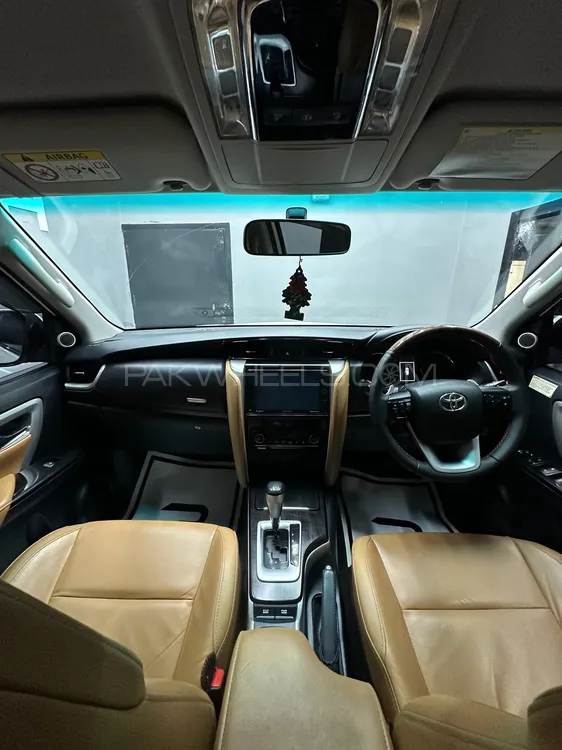 Toyota Fortuner 2017 for Sale in Karachi Toyota Fortuner 2017 for Sale in Karachi Image-12