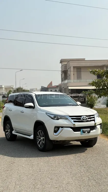 Toyota Fortuner 2017 for Sale in Gujranwala Toyota Fortuner 2017 for Sale in Gujranwala Image-3