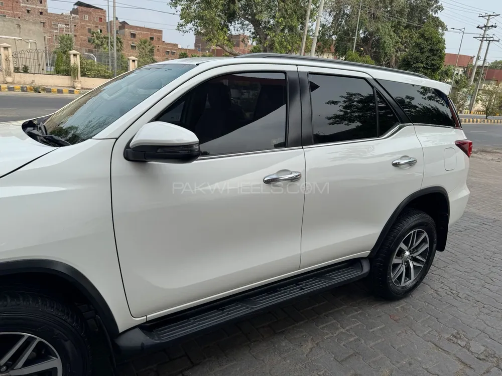Toyota Fortuner 2019 for Sale in Lahore Toyota Fortuner 2019 for Sale in Lahore Image-5
