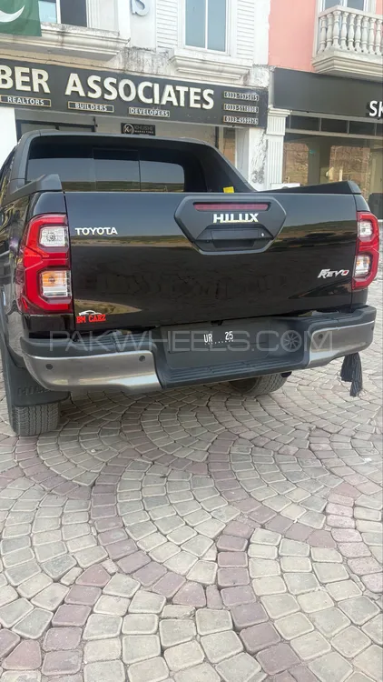 Toyota Hilux 2025 for Sale in Islamabad Toyota Hilux 2025 for Sale in Islamabad Image-5