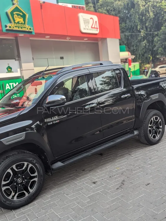 Toyota Hilux 2022 for Sale in Lahore Toyota Hilux 2022 for Sale in Lahore Image-4