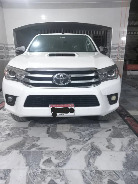 Toyota Hilux 2017 for Sale in Kamra Toyota Hilux 2017 for Sale in Kamra Image-2