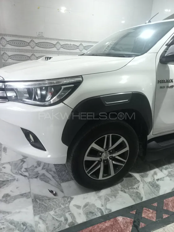 Toyota Hilux 2017 for Sale in Kamra Toyota Hilux 2017 for Sale in Kamra Image-6